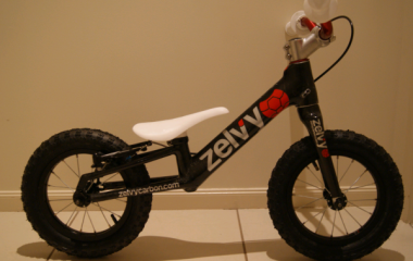 Карбоновый беговел