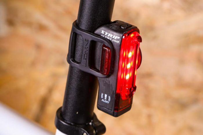 Заднє світло LEZYNE STRIP DRIVE PRO REAR Чорний 300 люменів Y13