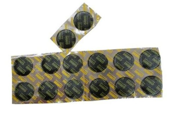 Латка OMNI для ремонту камер на фользі кругла d:25мм (компл. 12шт.) Латка OMNI для ремонту камер на фользі кругла d:25мм (компл. 12шт.)