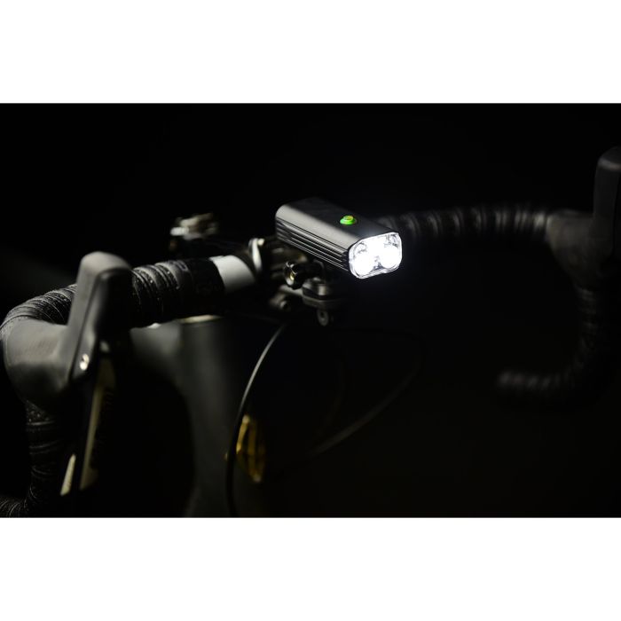 Світло переднє Lezyne MACRO DRIVE 1300XL глянцевий сріблястий