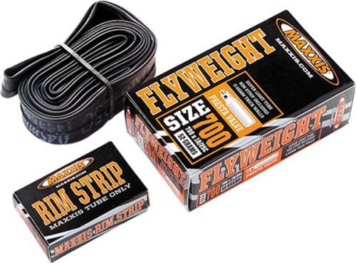 Камера Maxxis FlyWeight 700x18-25c FV(60mm) + фліппер Камера Maxxis FlyWeight 700x18-25c FV(60mm) + фліппер