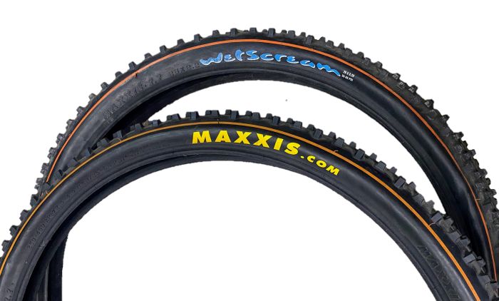 Покришка Maxxis Wet Scream 26x2.20, 60DW, SuperTacky чорно-помаранчева